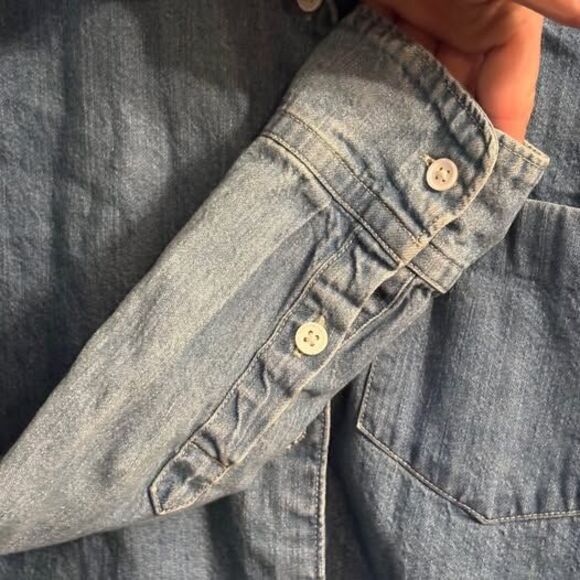 Levi’s Boyfriend Denim Button Up Collared Long Sleeve Top size Small - Picture 8 of 10